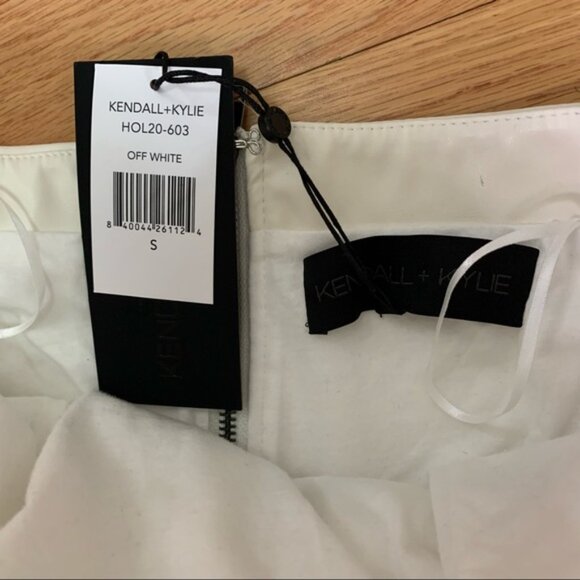 Kendall nd ylie ront ie trapless hite egan eather umpsuit - Picture 3 of 11